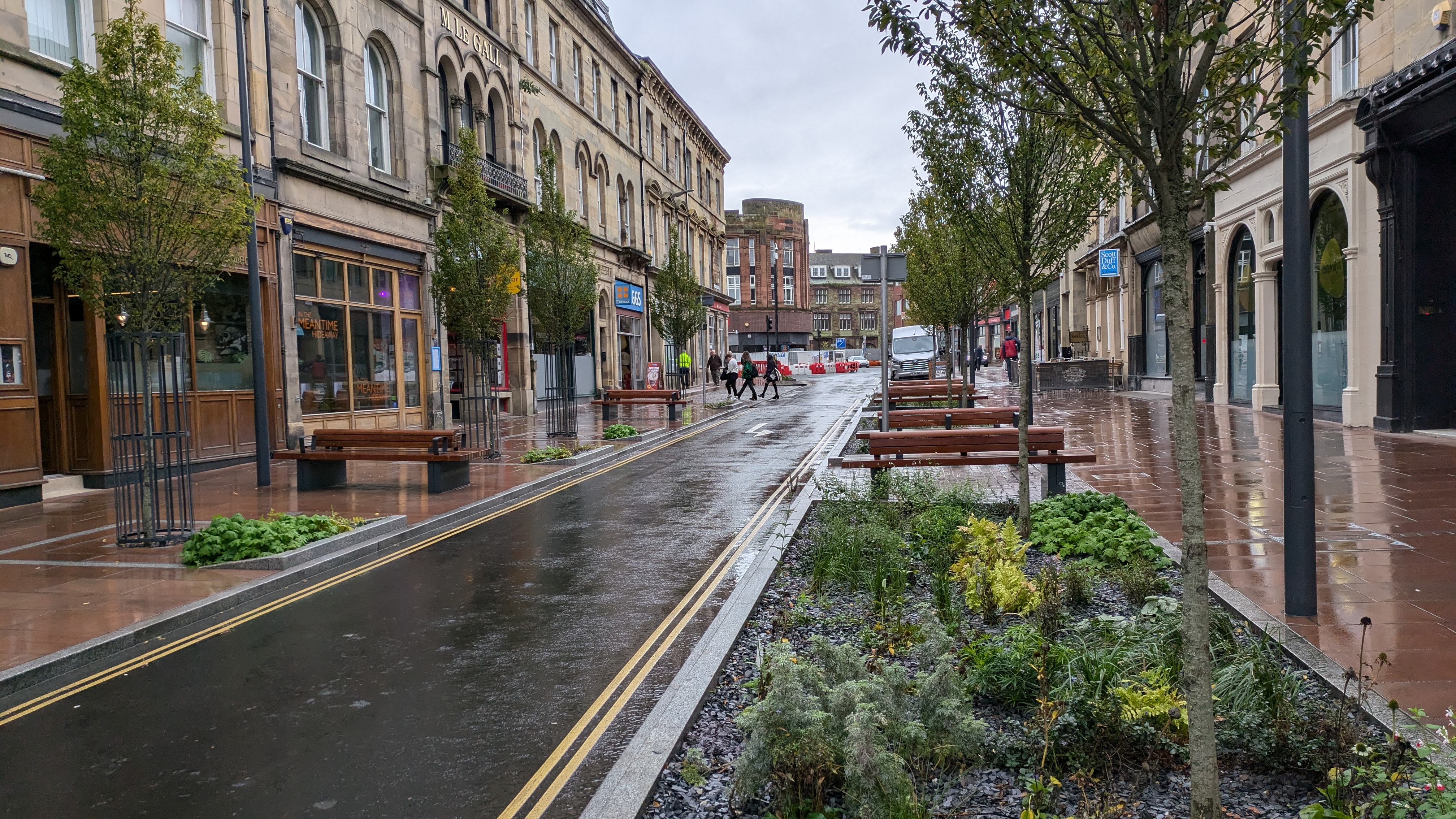 Sustainable drainage on raodside